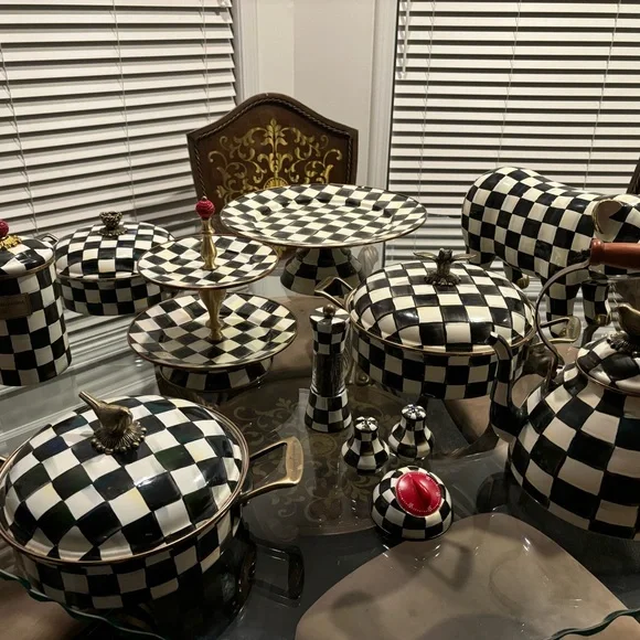 Mackenzie child’s - Picture 14 of 14